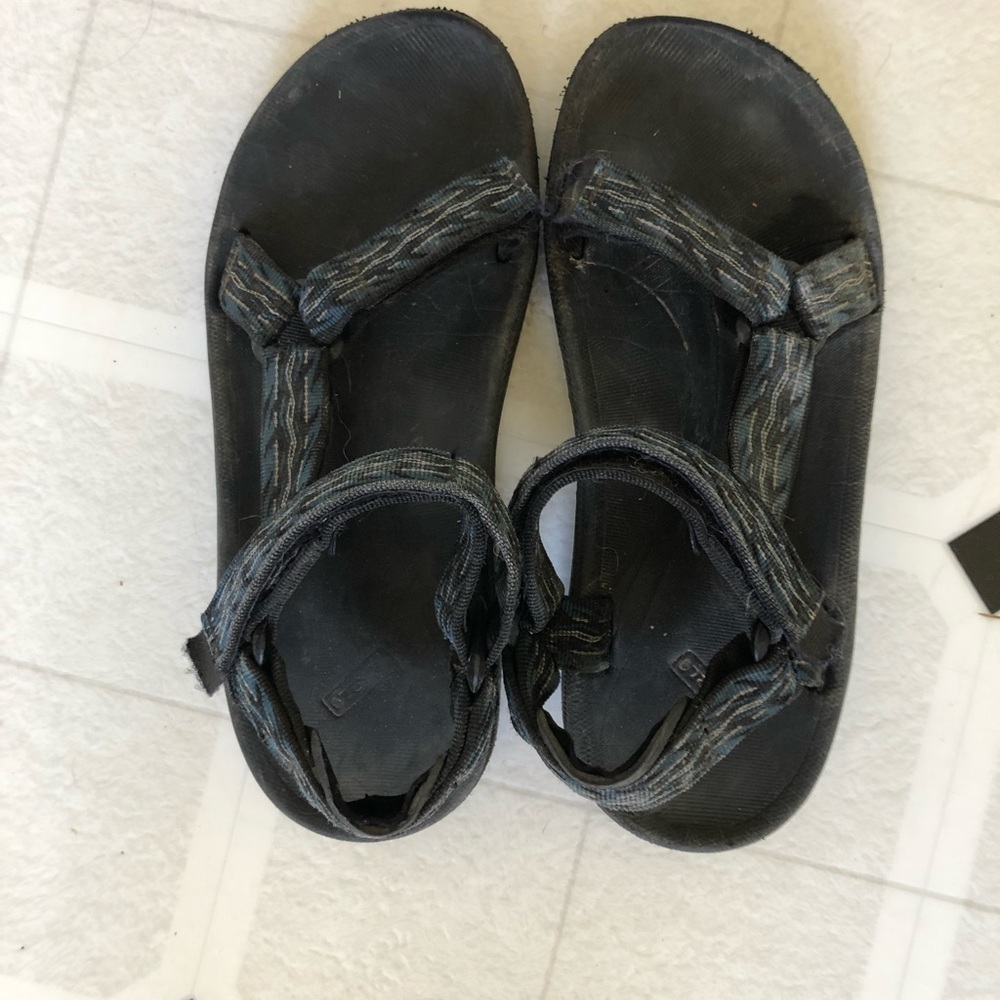 Teva outdoor sandals mens size 6